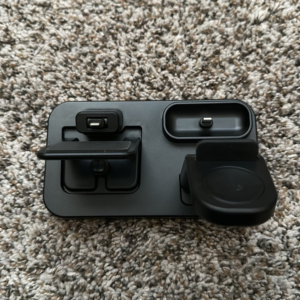 NWOT 3 in 1 Fast Charging Station for Apple iPhone Watch AirPods Black - Picture 7 of 11